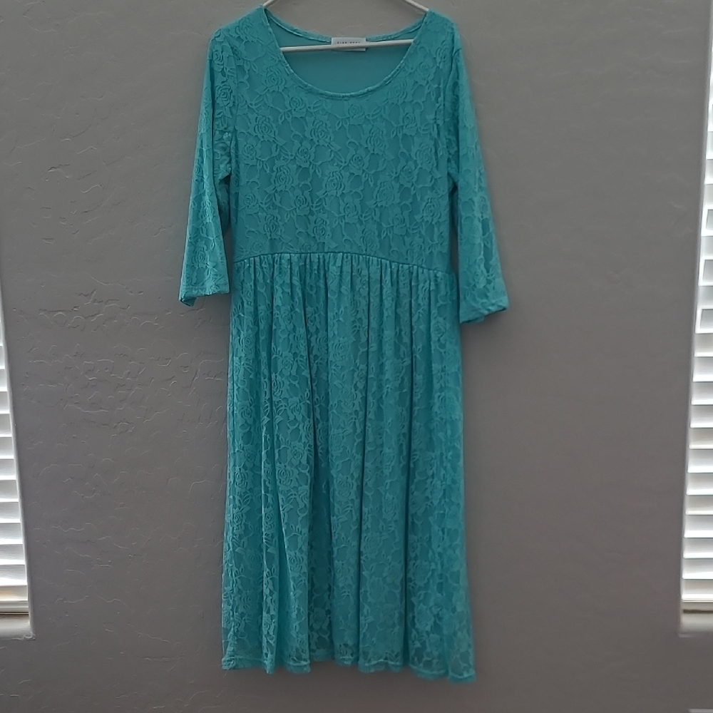 Elegant Teal Lace Dress